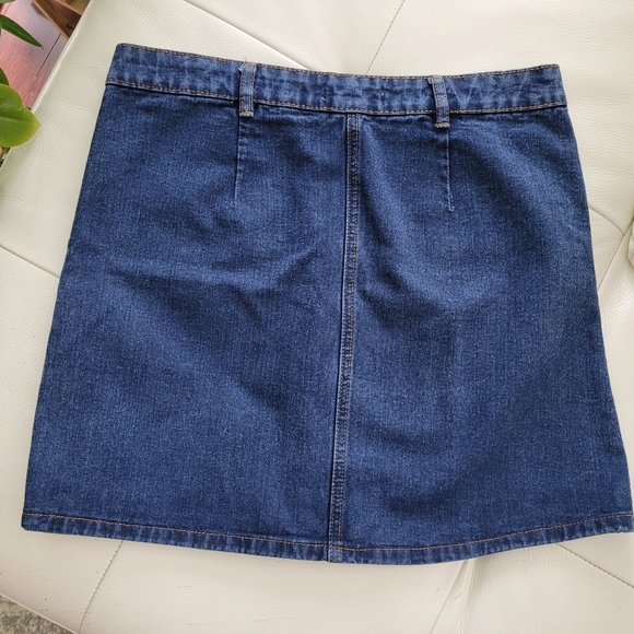 Denim button mini skirt - Picture 2 of 4